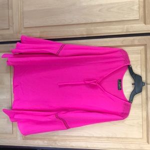 Women’s shirt fits L-XL